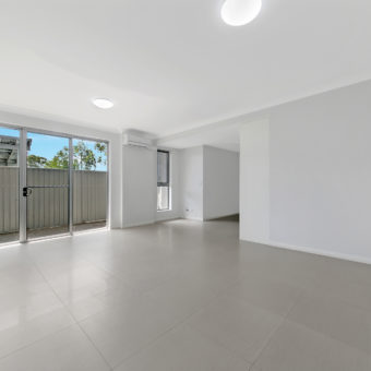 Near New 2 Bedroom Apartment In Pendle Hill Prime Location