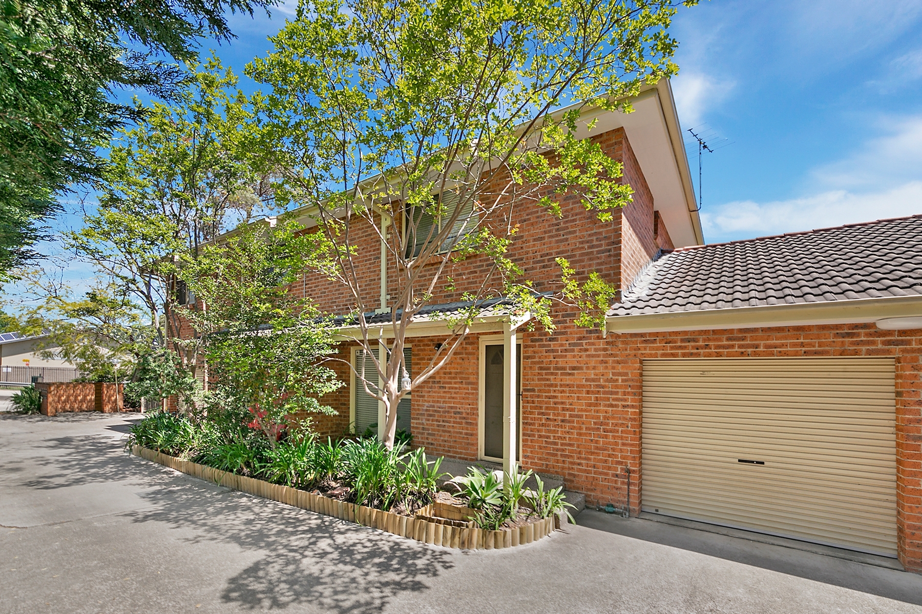 Well Presented Family Townhouse, Full Brick & Convenient!