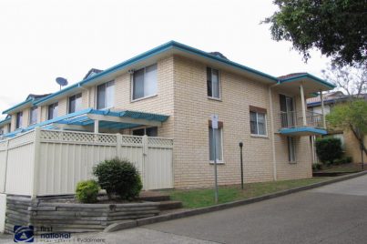 Reduce to sell ! Full Brick 3-bedroom Townhouse ~