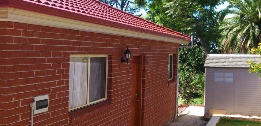 1 Year’s Old Granny Flat Close To Eastwood Train Station