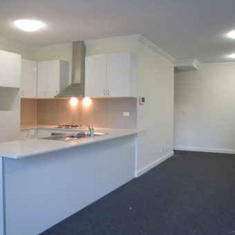 Location!! Top Floor 3 bedroom unit for LEASE!! Deposit Taken!!