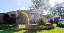 4 Bedrooms Brick Family House (Pet Friendly)