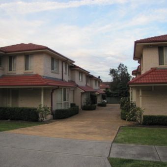 8 yrs old bright and big Three Bedroom Townhouse just for $538,000.