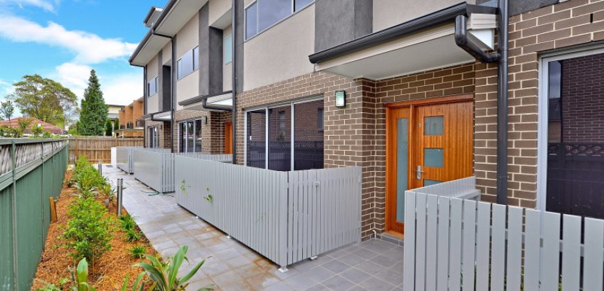 Immaculate 4 Bedrooms Townhouse