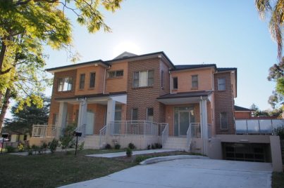 Beautiful near new Town-house