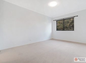 Tidy and Conveniently located Townhouse