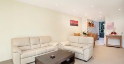 Well Presented 2 Bedroom Apartment, Only Steps To Newington Marketplace.