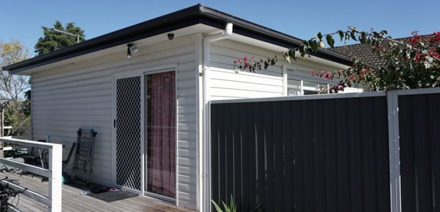 Modern Granny Flat Close to Eastwood, Ideal Home for small family & Student