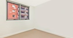 Spacious & Near New Apartment, Within 100m walk to Westfield Parramatta!