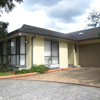 Affordable 3 bedrooms Villas located in quite street.