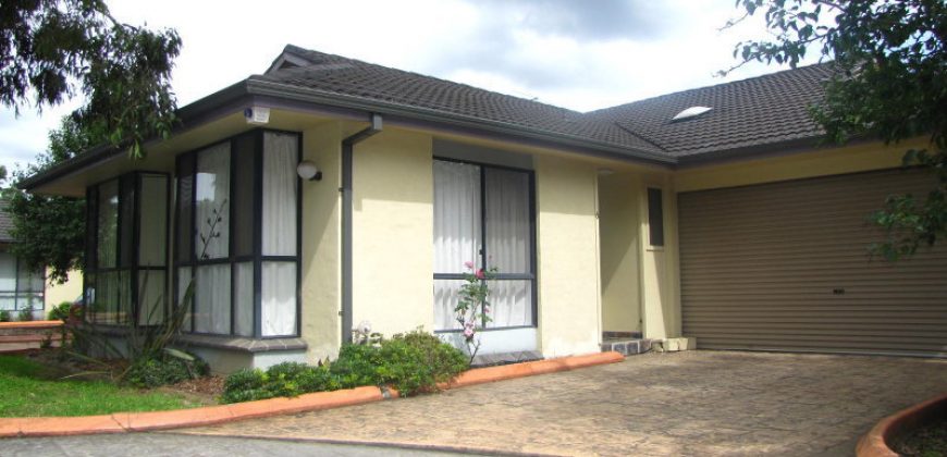 Affordable 3 bedrooms Villas located in quite street.