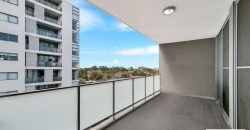 Three bedroom apartment on top floor of building with fantastic Parramatta view