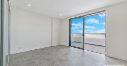 Nearly New Apartment Located at Heart of Thornleigh