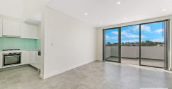 Nearly New Apartment Located at Heart of Thornleigh