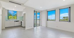 Nearly New Apartment Located at Heart of Thornleigh