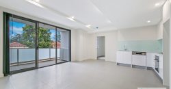 Nearly New Apartment Located at Heart of Thornleigh