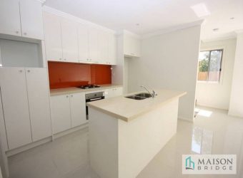 Immaculate Townhouse within Carlingford West Public School Catchment