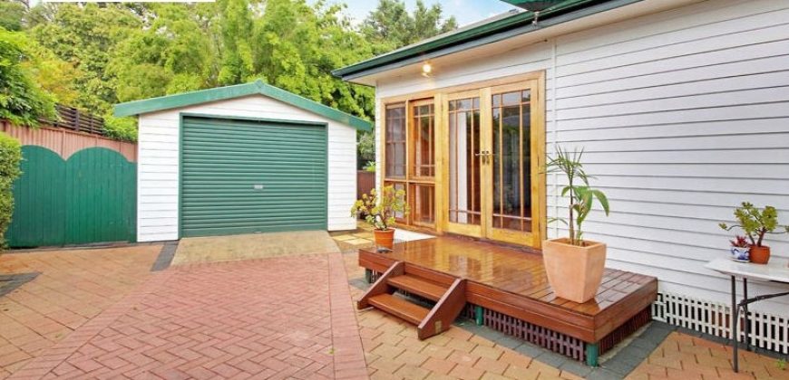 Beautiful 3 Bedroom Family Home with Backyard Decking