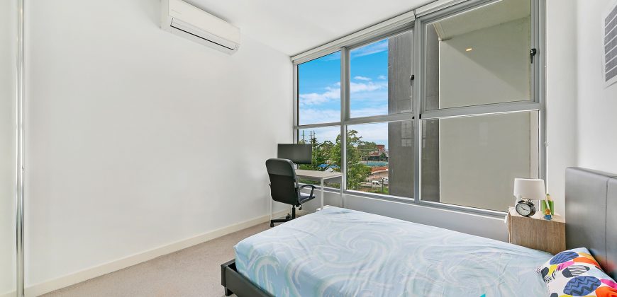 North Facing Modern Apartment  & Carlingford West Public Catchment