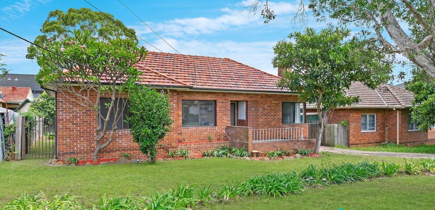 Beautiful 3 Bedroom with Study Full Brick House Perfect for Family