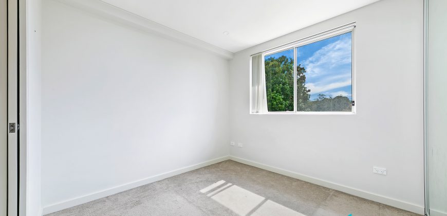 Near New 2 Bedroom Apartment in Heart of Rydalmere