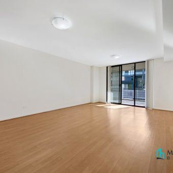 Spacious 2 Bedroom Apartment with Timber Floor