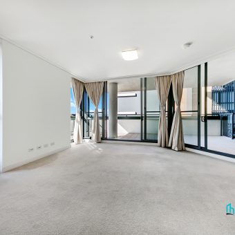Luxury 2 Bedroom Apartment with Panoramic Views and  Located above Top Ryde Shopping Centre