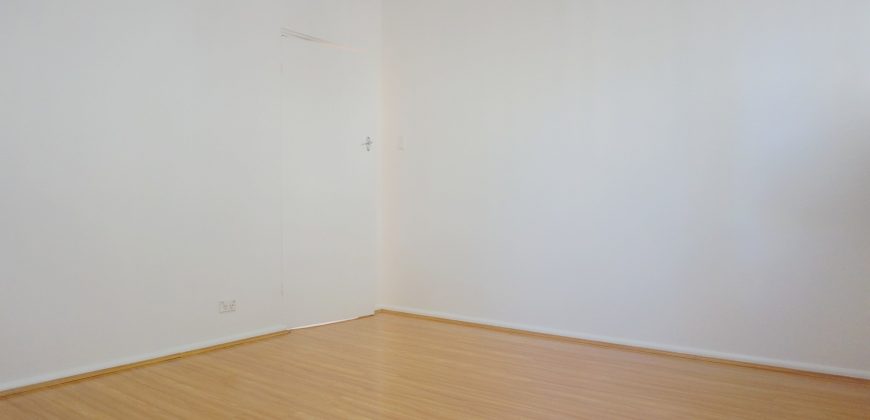Freshly Repainted!! Immaculate 2 Bedroom Timber Flooring Unit at Convenient Location