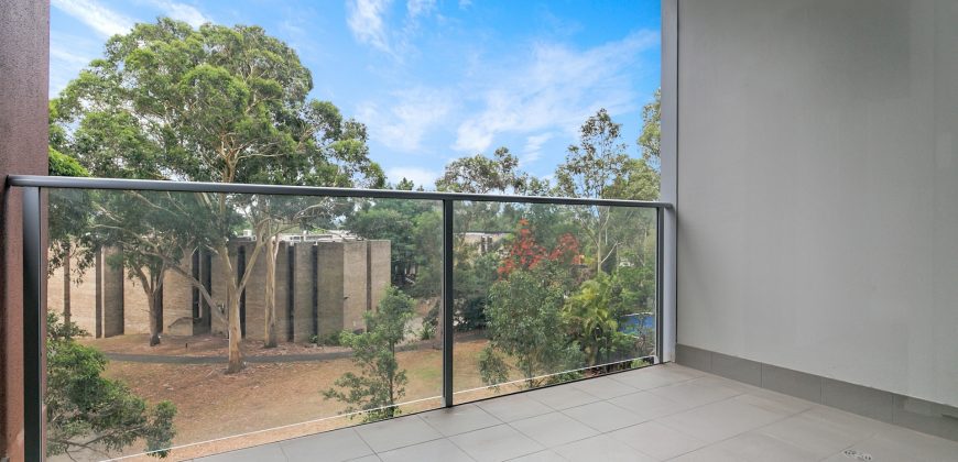 Timber Flooring 2 Bedroom Apartment with Facilities at Perfect Location of Macquarie Park