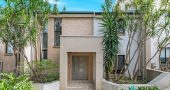 Boutique Townhouse Residence, Quiet and Convenient Position