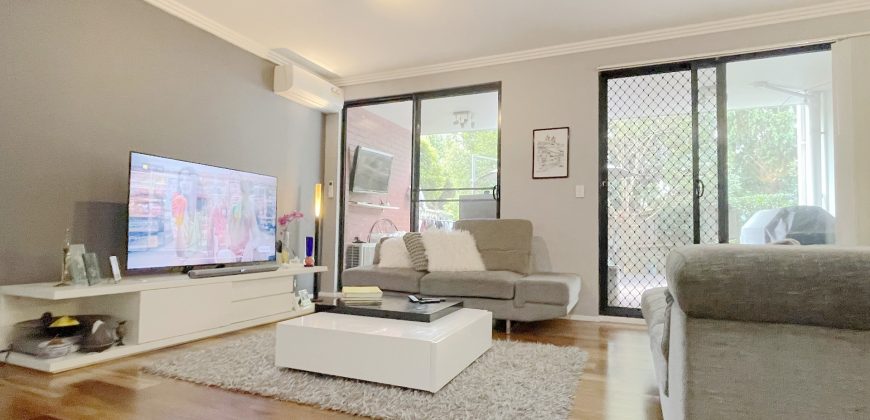 Immaculate 3 Bedroom Timber Floor Apartment with Spacious Courtyard