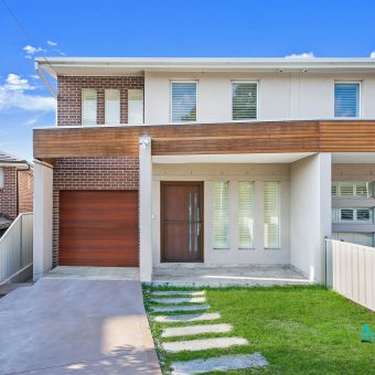 Contemporary 4 Bedroom Duplex with North Facing Backyard