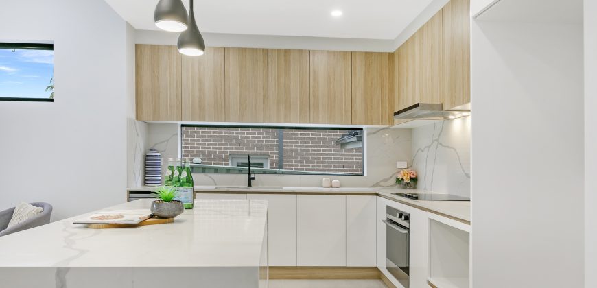 Stunning Designer Duplex Home, Convenient Cul-De-Sac