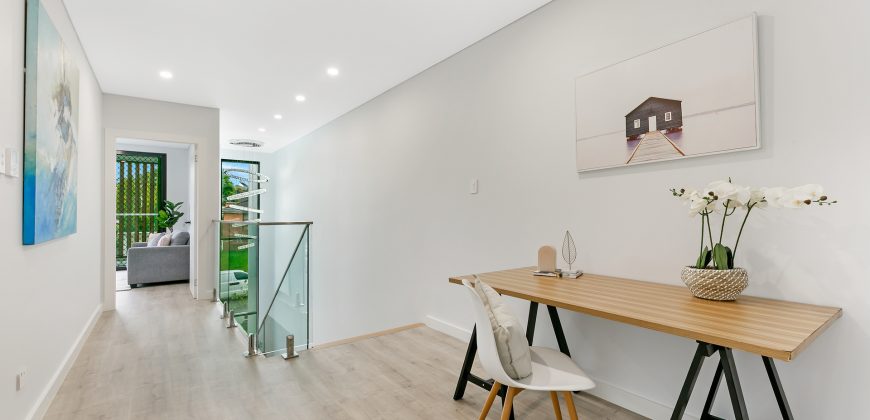 Stunning Designer Duplex Home, Convenient Cul-De-Sac