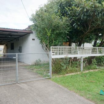 Affordable House at a Quiet Wide Street, Short Walk to ALDI and Public Transport