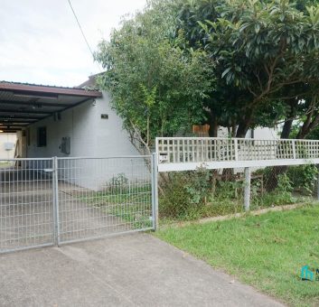 Affordable House at a Quiet Wide Street, Short Walk to ALDI and Public Transport