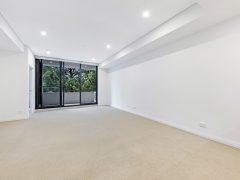 Near New Luxury Two Bedroom Apartment in Heart of Meadowbank