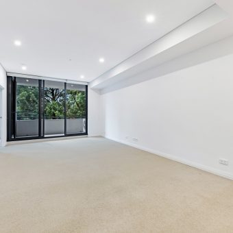 Near New Luxury Two Bedroom Apartment in Heart of Meadowbank