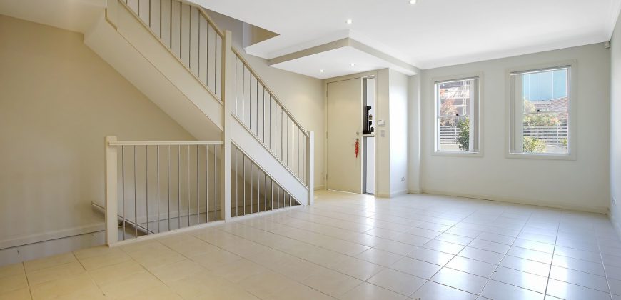 Spacious 2 Bedroom with Study Townhouse in Ermington