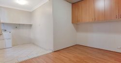 Timber Floorboard 3 bedroom Unit at Convenient Location