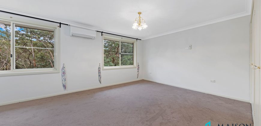 Seamlessly Area View 5 Bedroom House Walking Distance to Carlingford West Public School