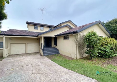 ***Deposit Taken***
Immaculate 5 Bedroom Family House with Double Lockup Garage