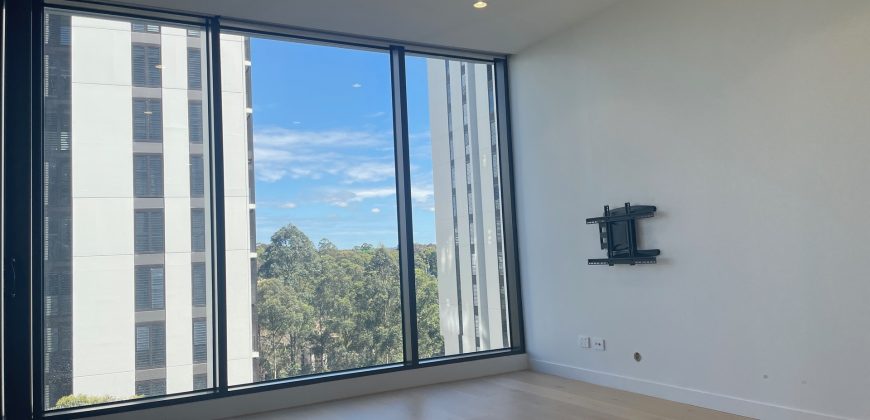 Luxury Near New Apartment Opposite to Macquarie Shopping Centre