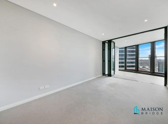 Sunlit 3 bedroom apartment with views
