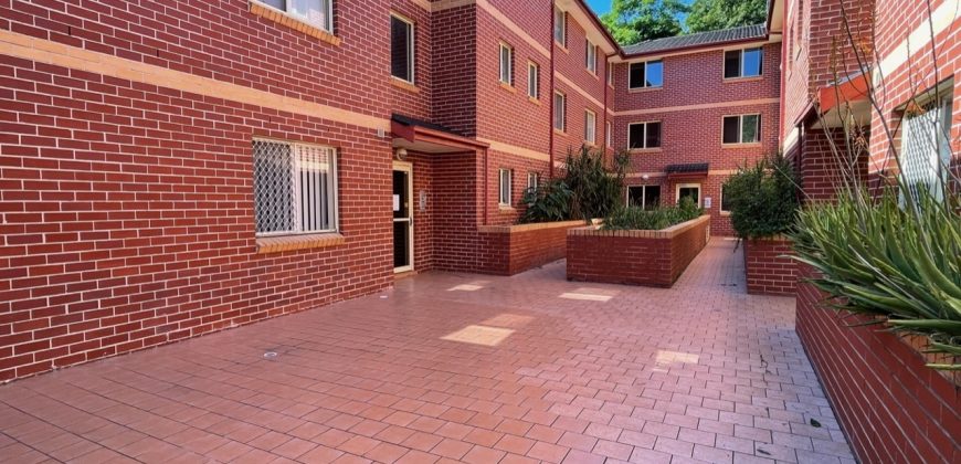 LEASED  Deposit taken in one day! Immaculate 2 Bedroom Timber Flooring Unit at Convenient Location