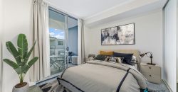 Immaculate Modern Apartment, Great Natural Light and Lift Access