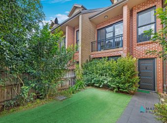 Greatly Proportioned and Large Family Townhouse, Double Brick and Three Ensuite