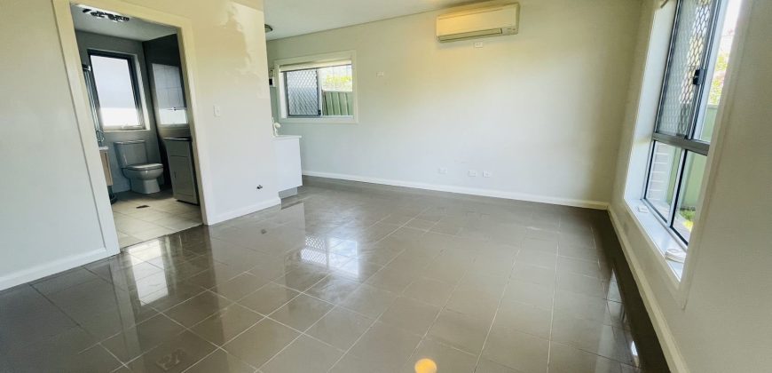***Deposit Taken*** Near New 2 Bedrooms Granny Flat Available! Water and internet bills included!