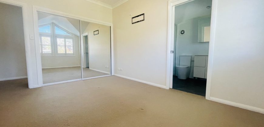 ***Deposit Taken*** 3 Bedroom  Brick Townhouse In Convenience Location Of Rydalmere !