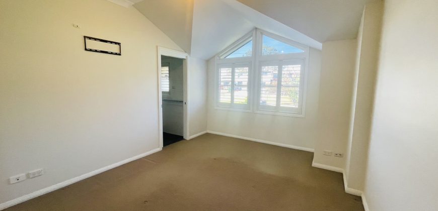 ***Deposit Taken*** 3 Bedroom  Brick Townhouse In Convenience Location Of Rydalmere !